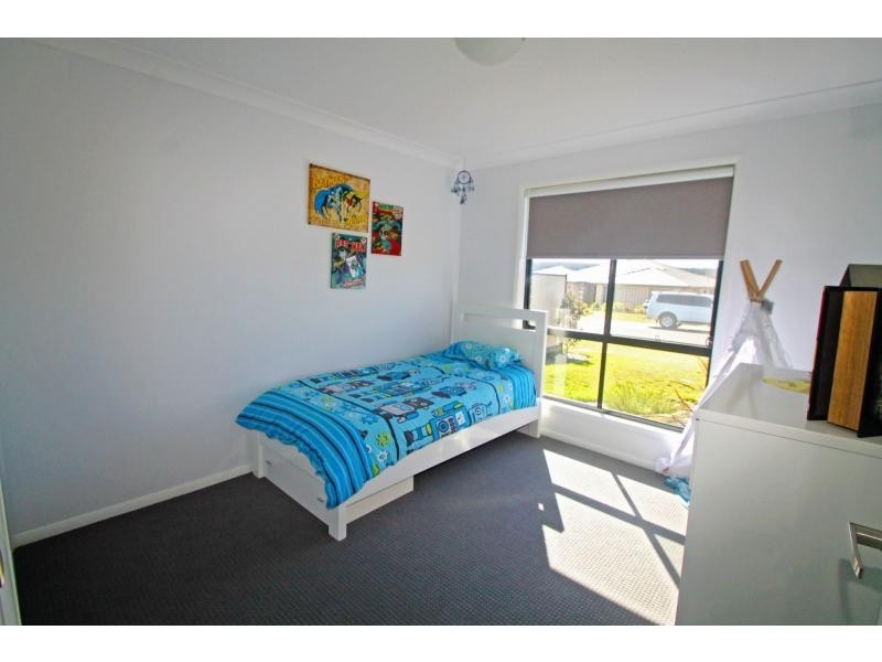 13 Lakeview Avenue, Warwick QLD 4370