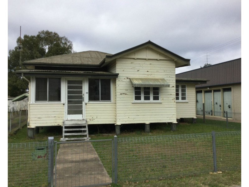 32 Wood Street, Warwick QLD 4370