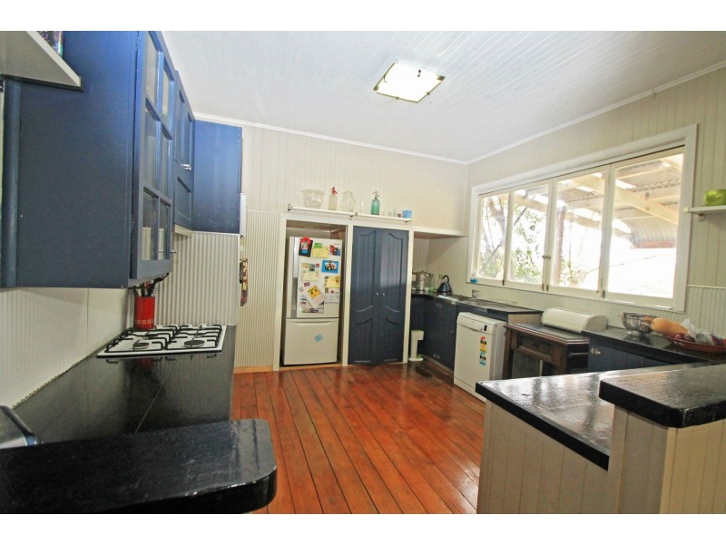 42 Albert Street, Warwick QLD 4370