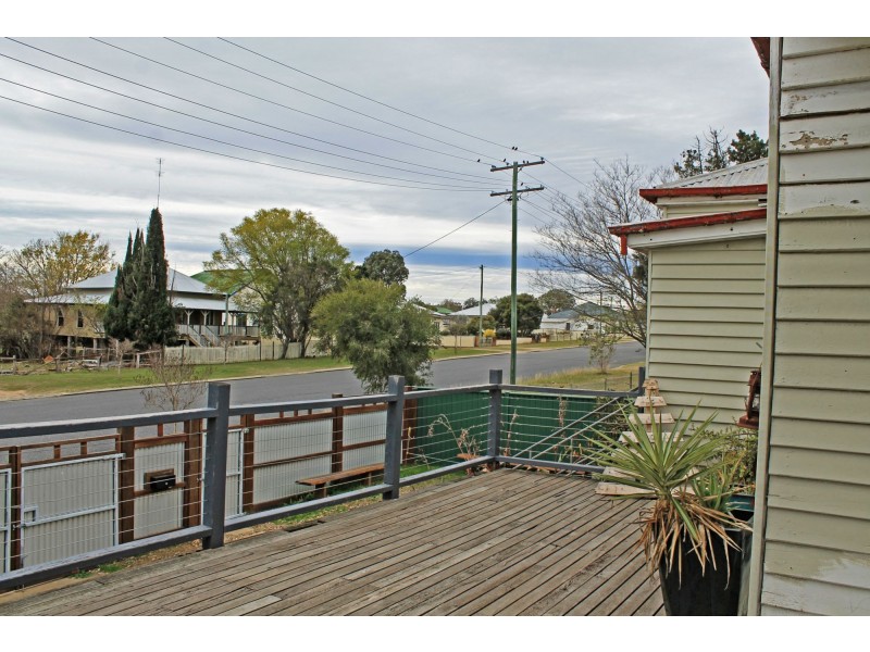 42 Albert Street, Warwick QLD 4370