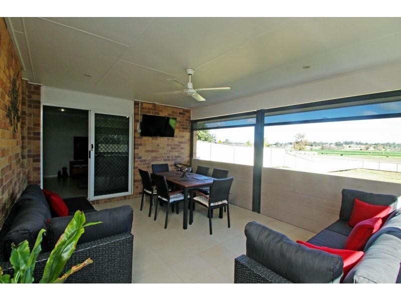 Duplex 1/11 Hans Borgar Court, Warwick QLD 4370