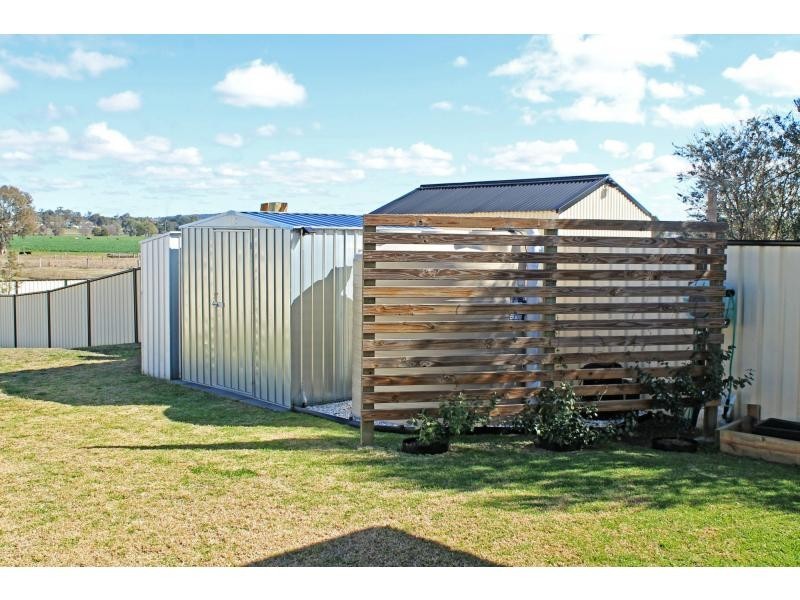 Duplex 1/11 Hans Borgar Court, Warwick QLD 4370