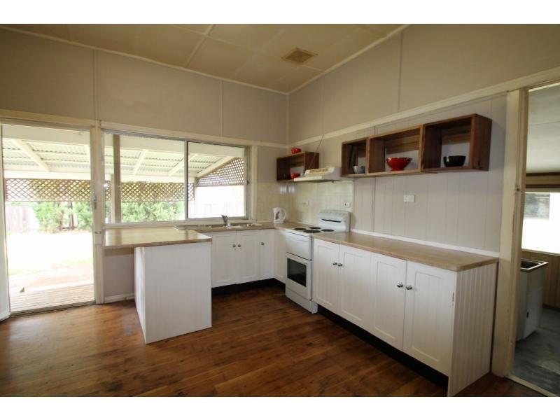 27 Oak Avenue, Warwick QLD 4370