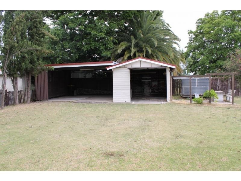 27 Oak Avenue, Warwick QLD 4370