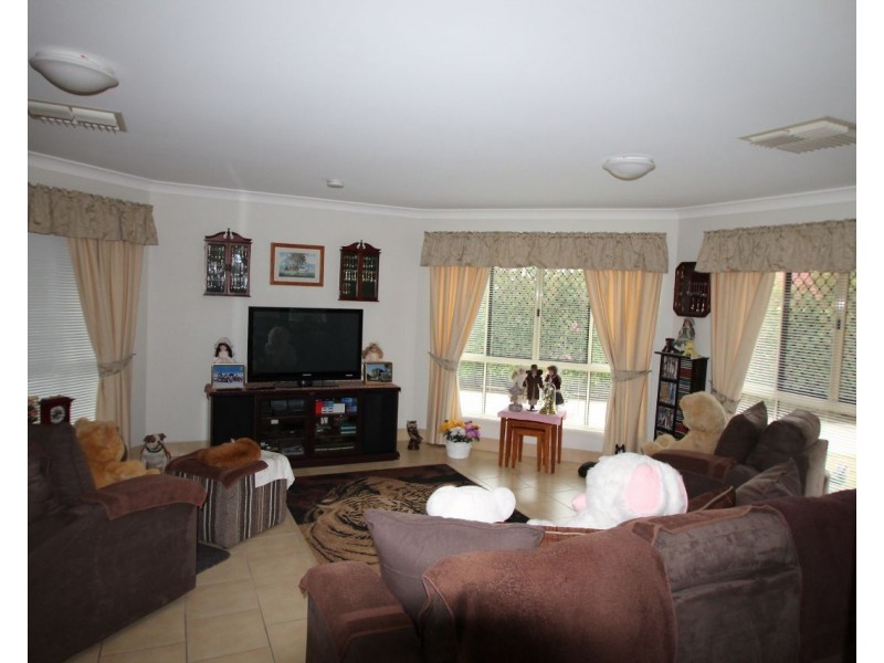 32 Doncaster Drive, Warwick QLD 4370