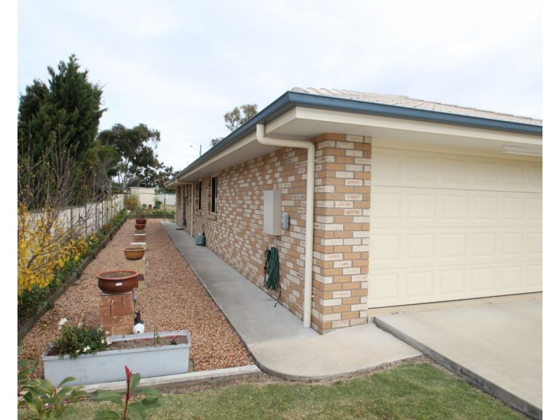 32 Doncaster Drive, Warwick QLD 4370