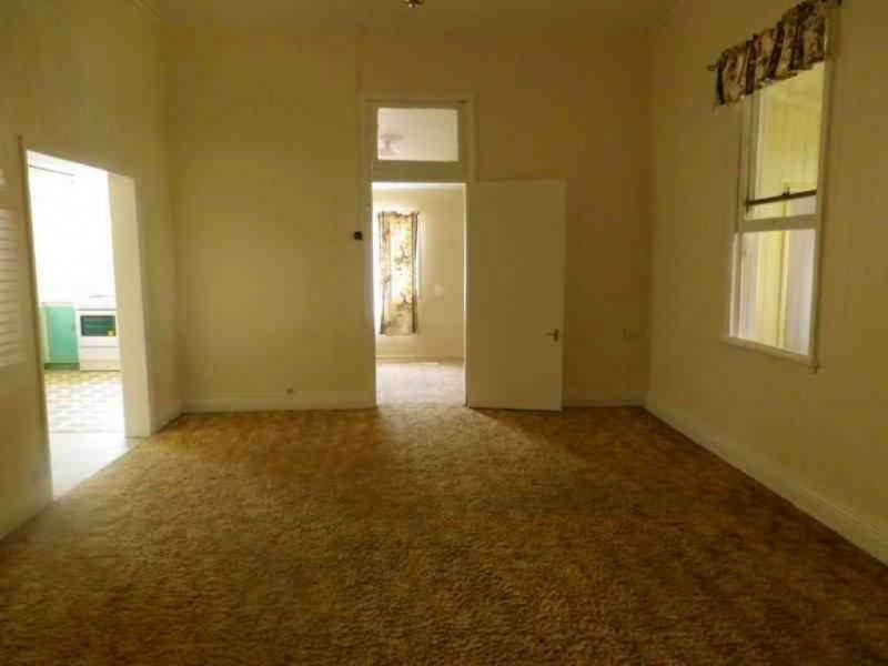 1/27 Locke Street, Warwick QLD 4370