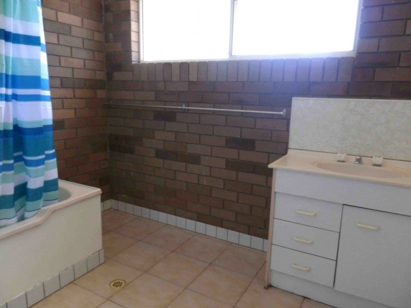 1/27 Locke Street, Warwick QLD 4370