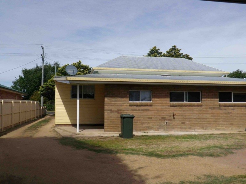 1/27 Locke Street, Warwick QLD 4370