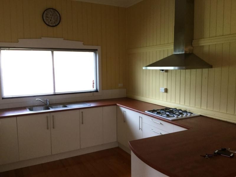 2 Guy Street, Warwick QLD 4370