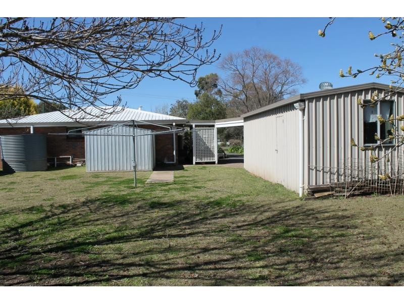 2 Raff Street, Allora QLD 4362