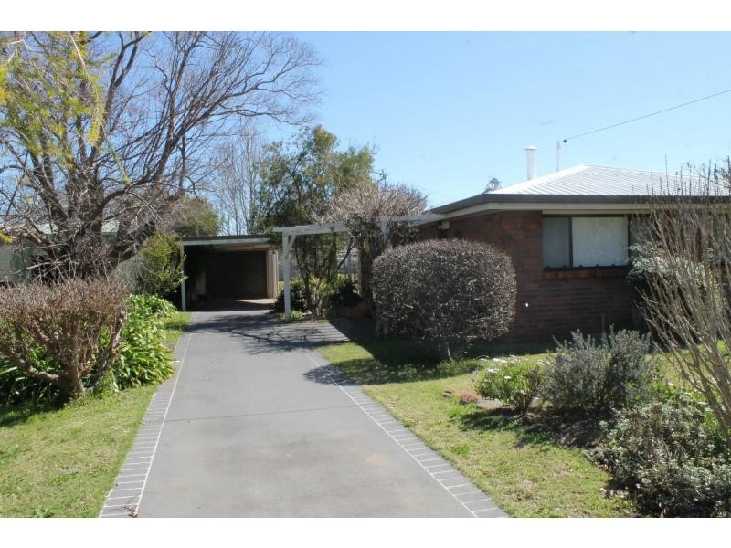 2 Raff Street, Allora QLD 4362