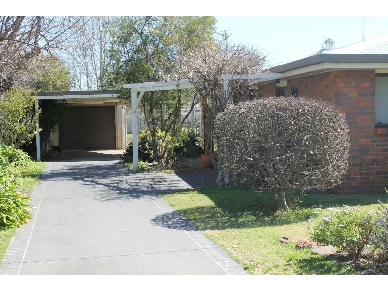 2 Raff Street, Allora QLD 4362