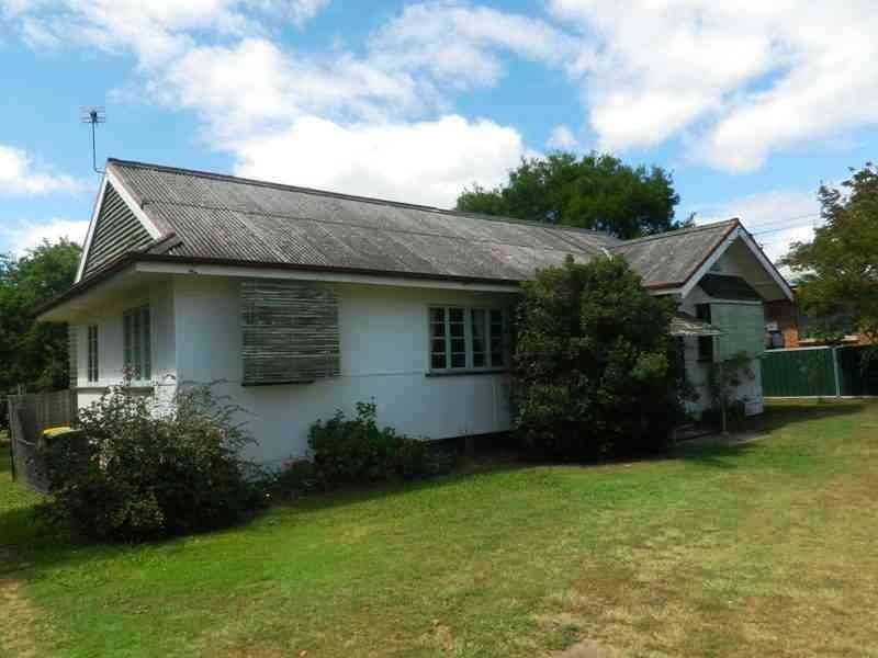 84 Canning Street, Warwick QLD 4370