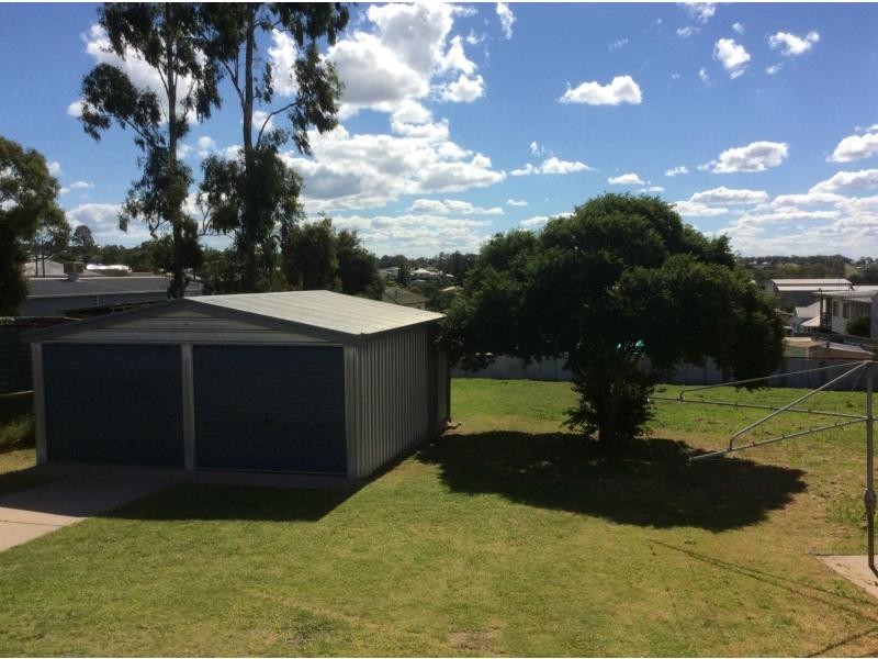 9 Wallace Street, Warwick QLD 4370