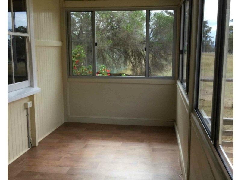 15211 Cunningham Highway, Wheatvale QLD 4370