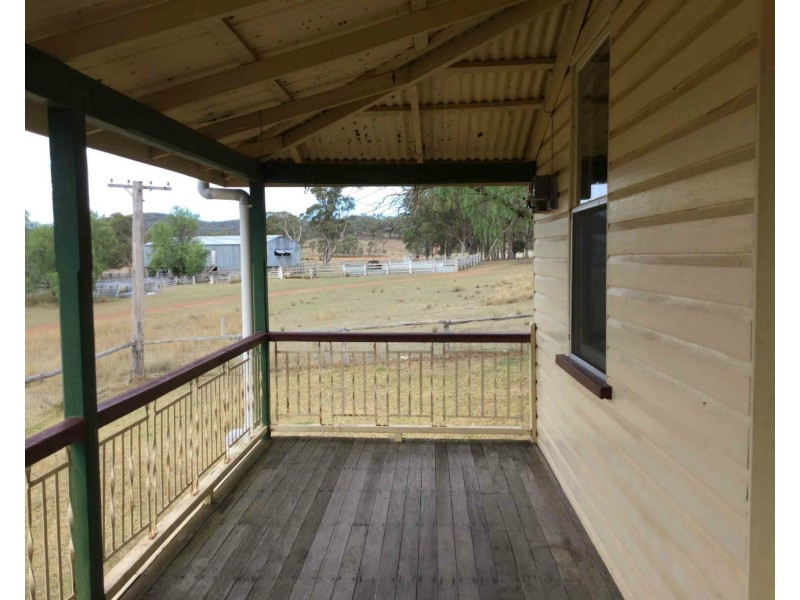 15211 Cunningham Highway, Wheatvale QLD 4370