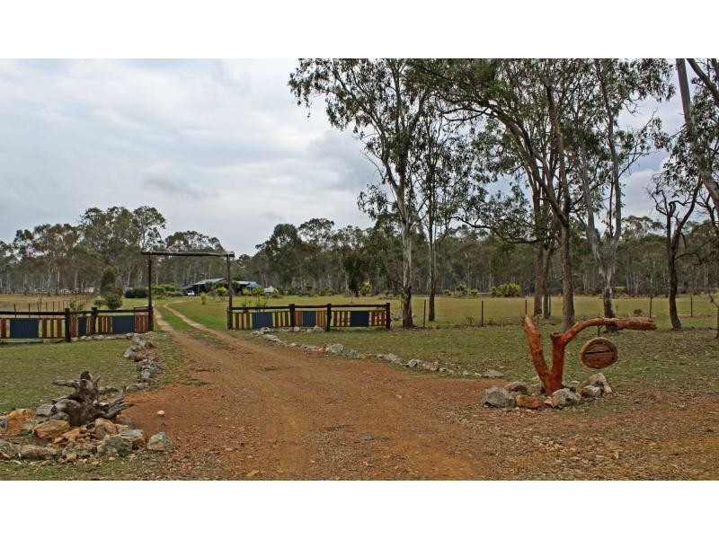 11 Ahern Lane, Pratten QLD 4370