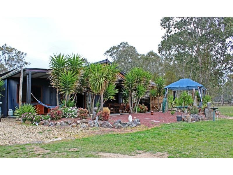 11 Ahern Lane, Pratten QLD 4370