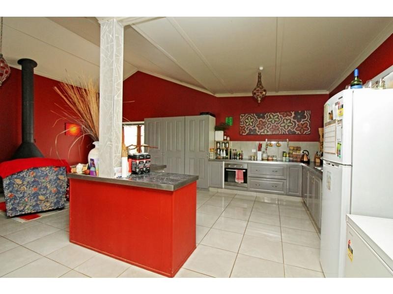 11 Ahern Lane, Pratten QLD 4370