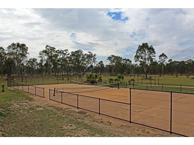11 Ahern Lane, Pratten QLD 4370