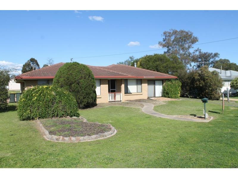 12 Briggs Street, Warwick QLD 4370