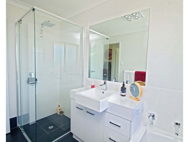 27A Oak Avenue, Warwick QLD 4370