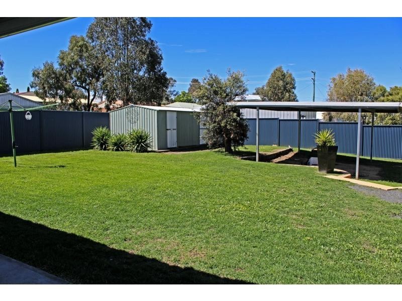 8 Furness Crescent, Warwick QLD 4370