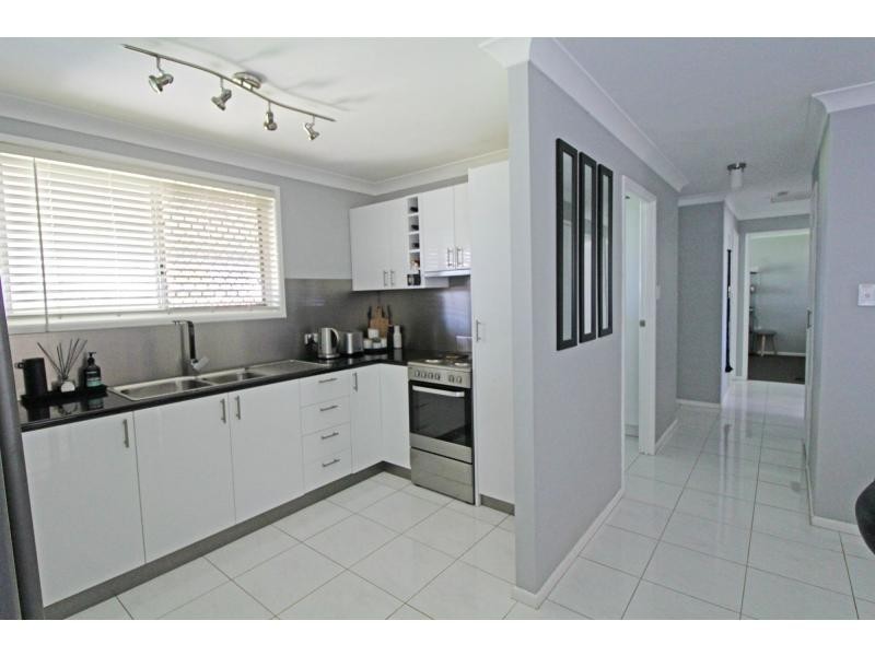 8 Furness Crescent, Warwick QLD 4370
