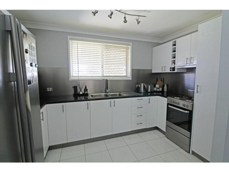 8 Furness Crescent, Warwick QLD 4370