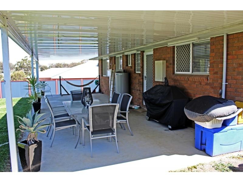 8 Furness Crescent, Warwick QLD 4370