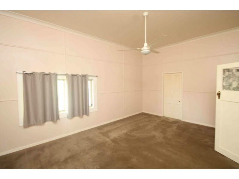 15 King Street, Yangan QLD 4371
