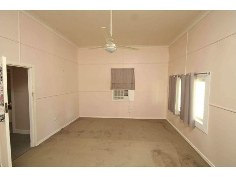 15 King Street, Yangan QLD 4371