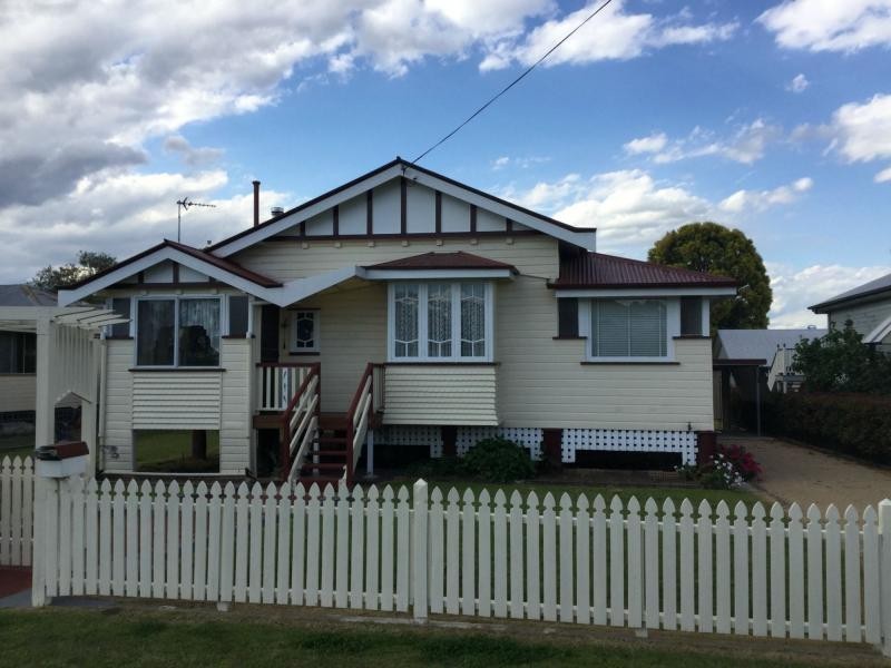 47 Locke Street, Warwick QLD 4370