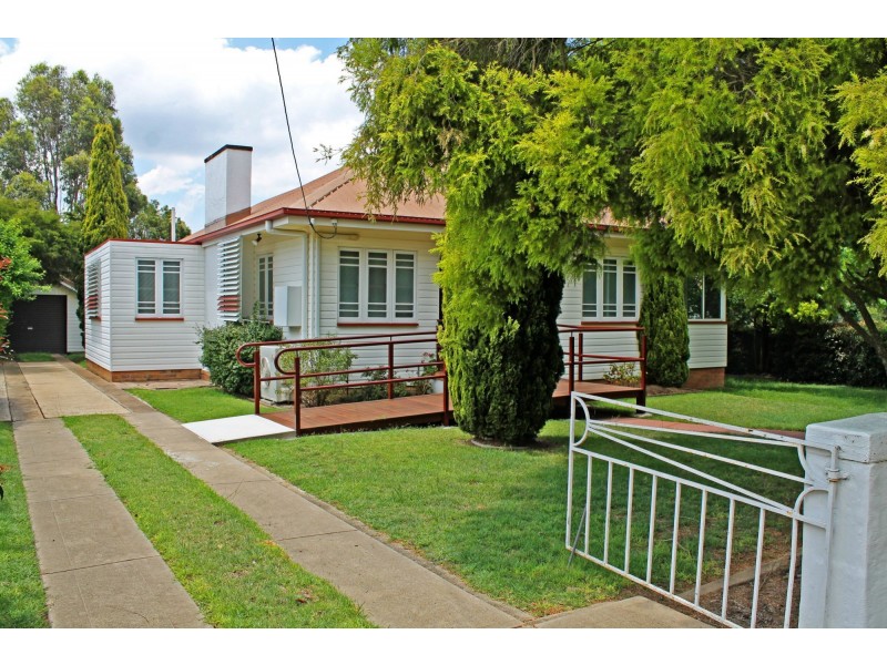 3A Locke Street, Warwick QLD 4370