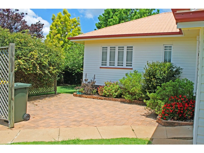 3A Locke Street, Warwick QLD 4370