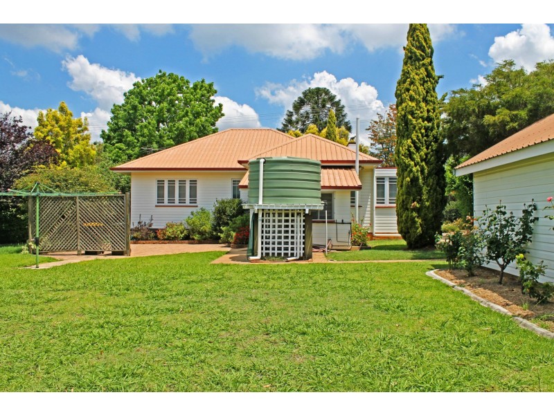 3A Locke Street, Warwick QLD 4370