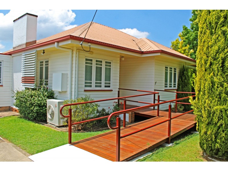 3A Locke Street, Warwick QLD 4370