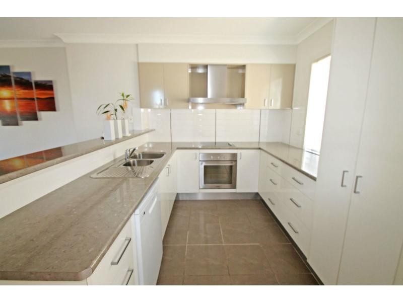 Unit 5/2 Redgwell Street, Warwick QLD 4370