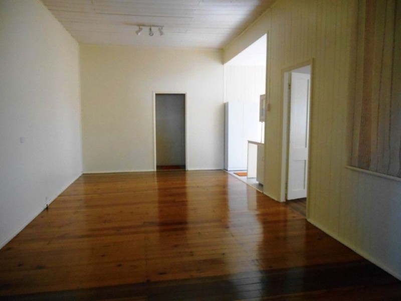 2/77 Guy Street, Warwick QLD 4370