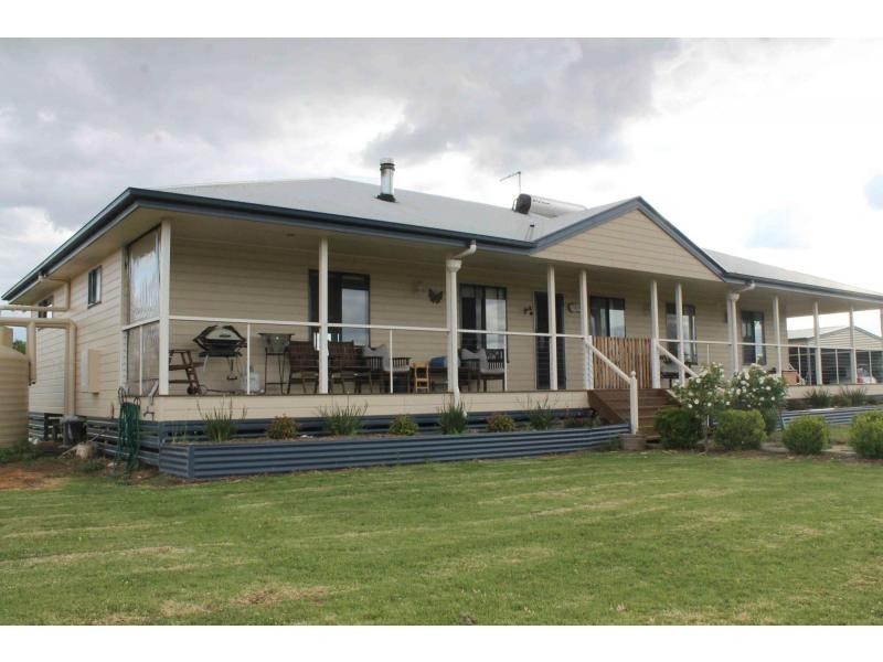 19 South Street, Allora QLD 4362