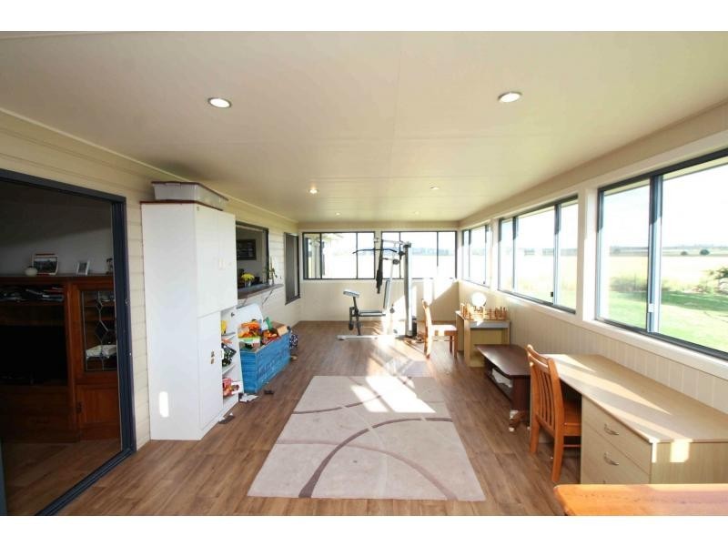 19 South Street, Allora QLD 4362