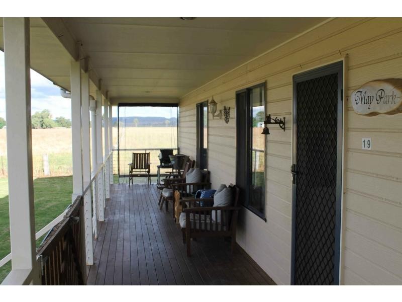 19 South Street, Allora QLD 4362