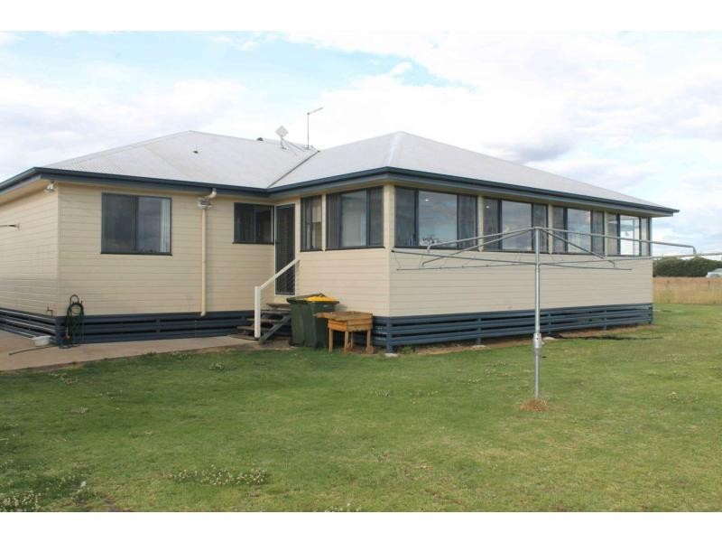 19 South Street, Allora QLD 4362