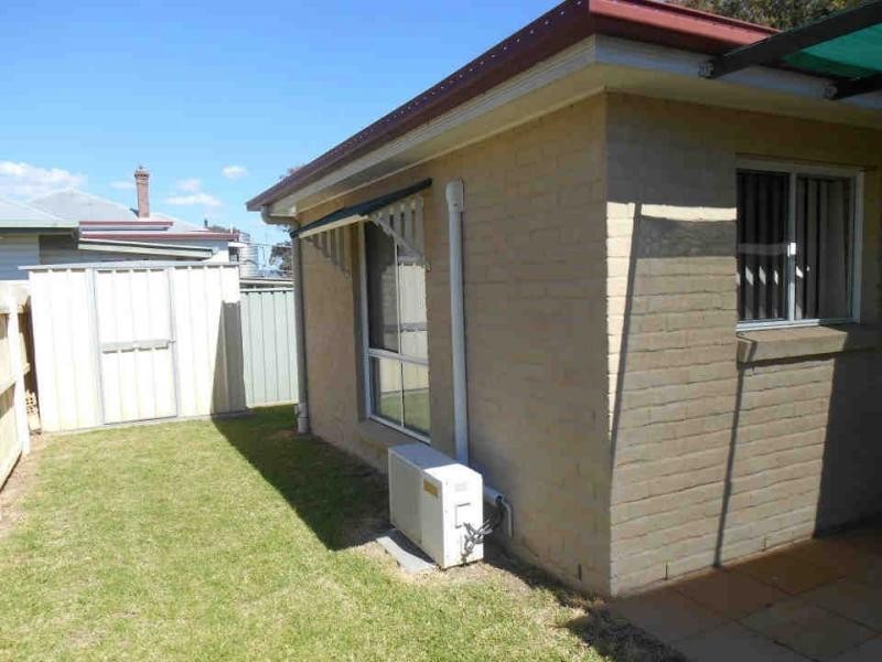 4/10 Locke Street, Warwick QLD 4370