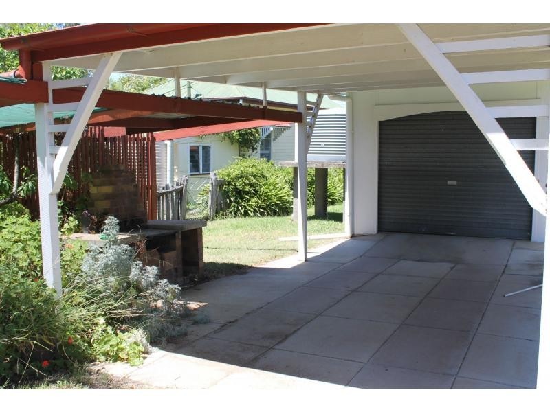 25 Acacia Avenue, Warwick QLD 4370