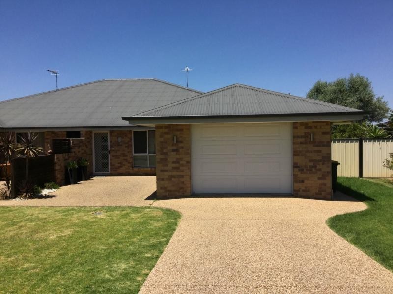 1/11 Hans Borgar Court, Warwick QLD 4370