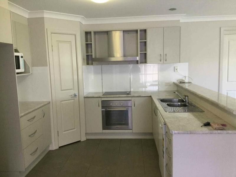 2/42 Myrtle Avenue, Warwick QLD 4370