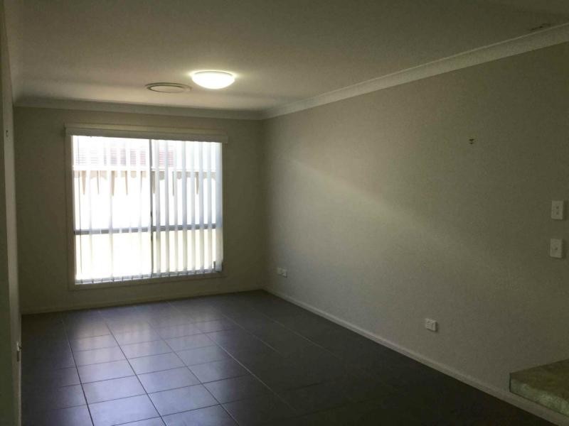 2/42 Myrtle Avenue, Warwick QLD 4370