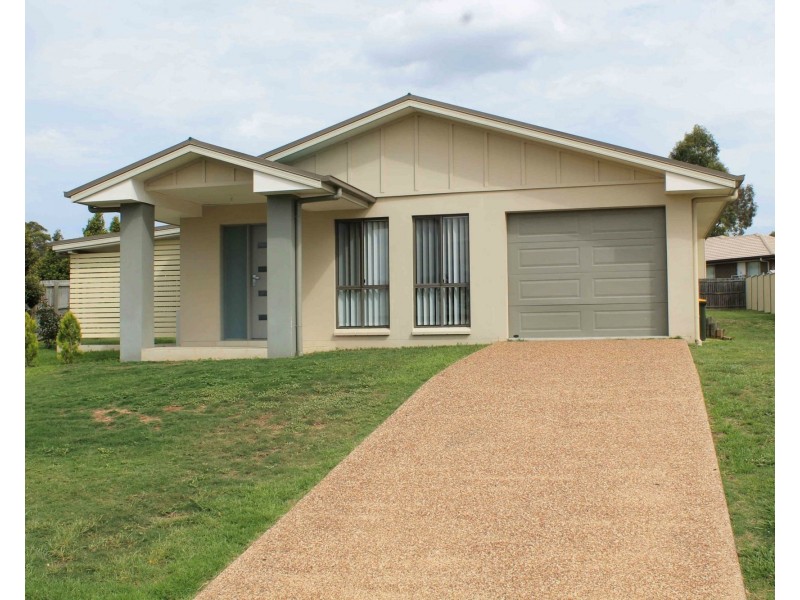 8 Rose Lea Court, Warwick QLD 4370